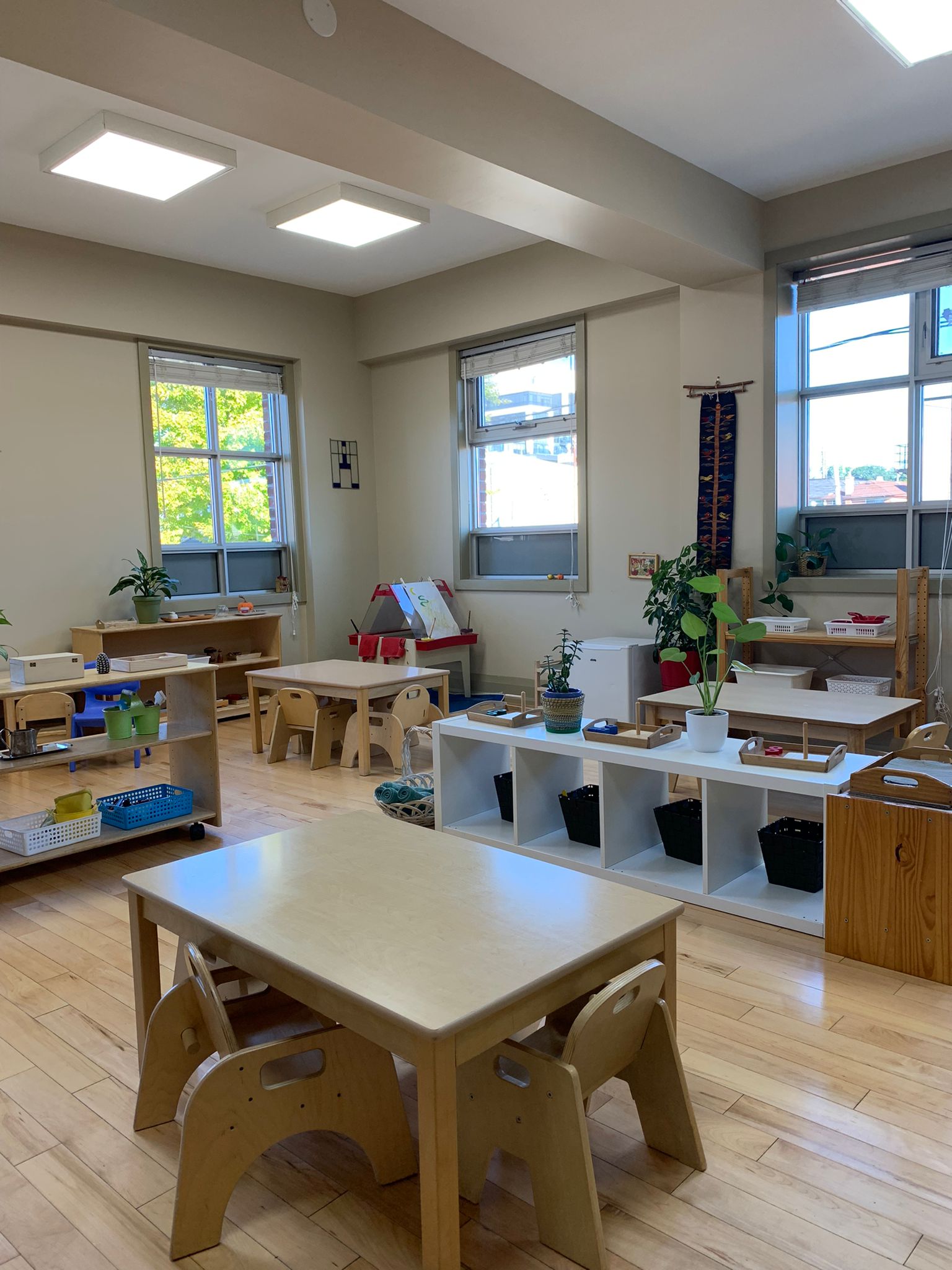 Bright, airy Montessori classroom at the Sorauren campus